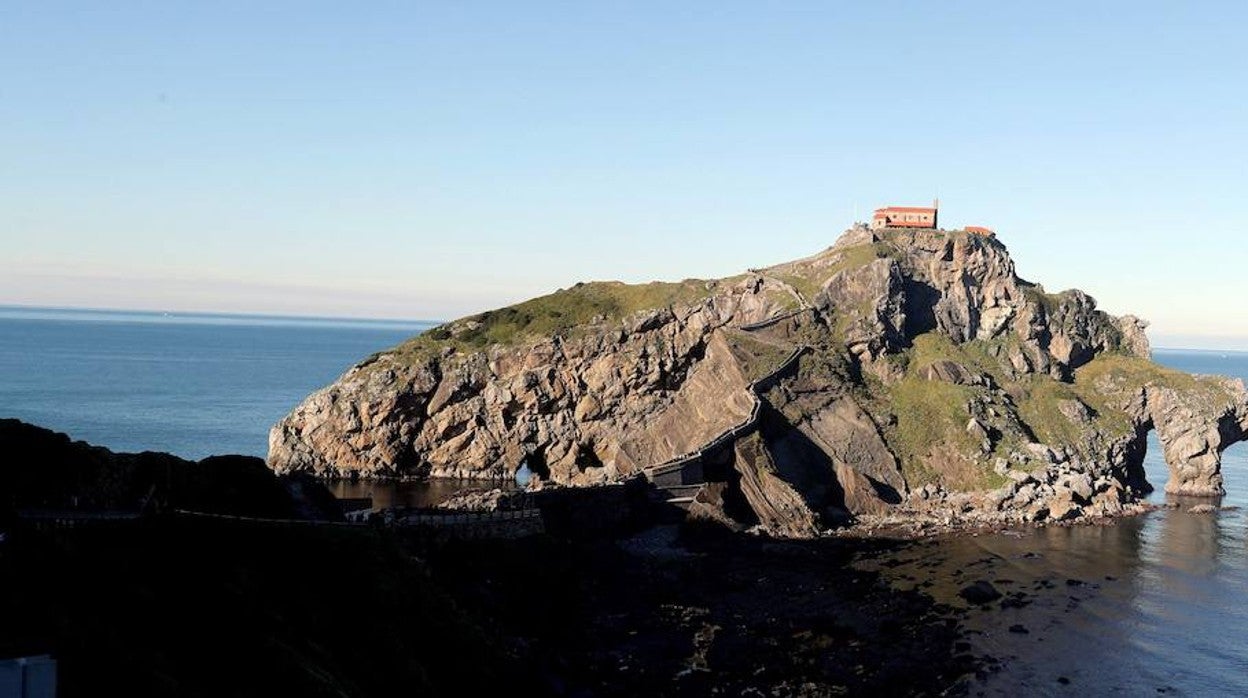 El islote de San Juan de Gaztelugatxe se hizo famoso tras el rodaje de Juego de Tronos