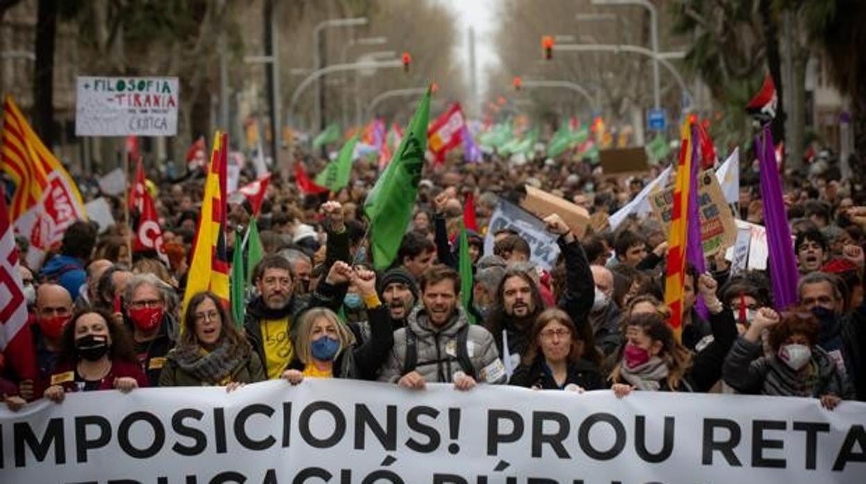 Los profesores catalanes se manifiestaron en marzo en Barcelona contra la política educativa de la Generalitat