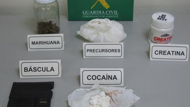 Detenidas dos personas en Almansa e intervenidos 86 gramos de cocaína en un control de vehículos