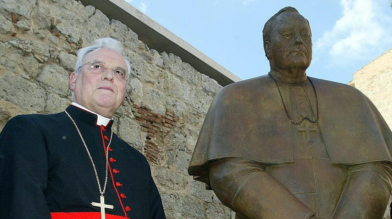 El cardenal arzobispo riosecano Carlos Amigo Vallejo