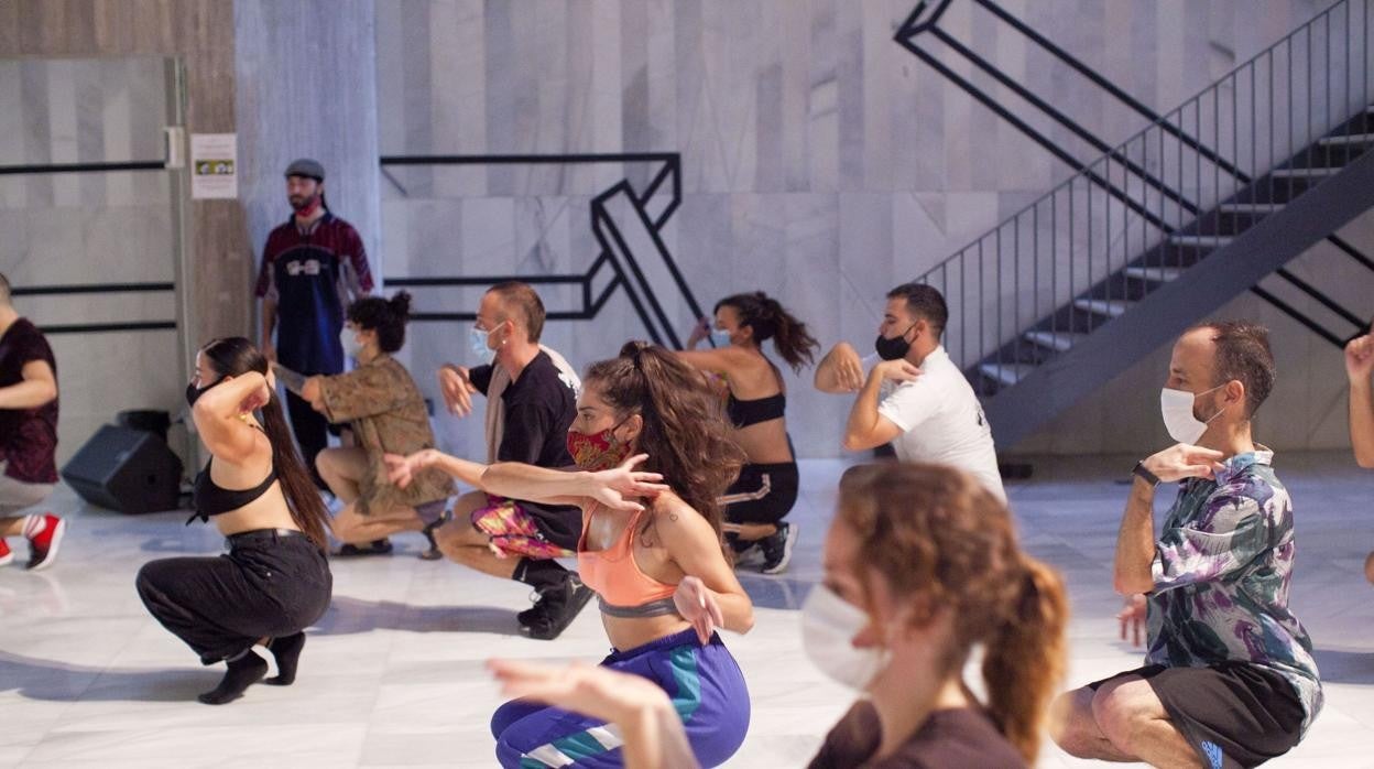 Imagen tomada durante una actividad de danza promovida por el IVAM y otras instituciones artísticas