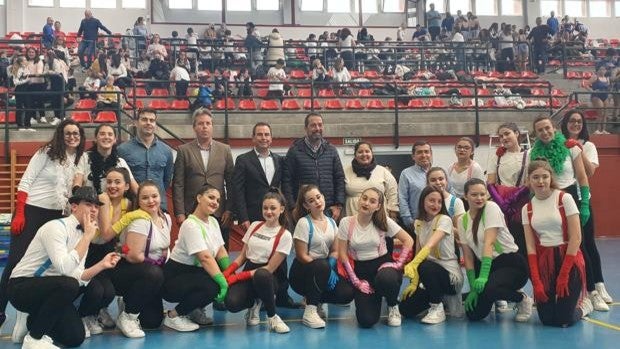 650 alumnos de 25 centros educativos participan en Torrijos en la 'III Gimnastrada Escolar'