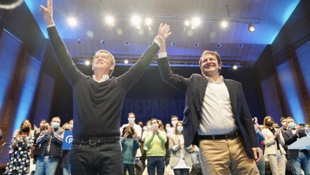 Mañueco, a Feijóo tras su renuncia como presidente de Galicia: «Seguimos trabajando juntos en el PP»