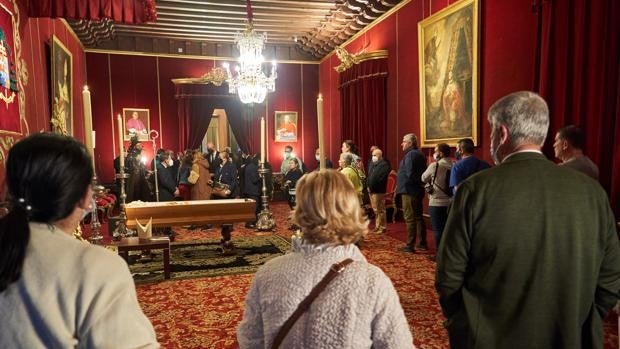 Instalada en Sevilla la capilla ardiente para despedir al cardenal riosecano Carlos Amigo