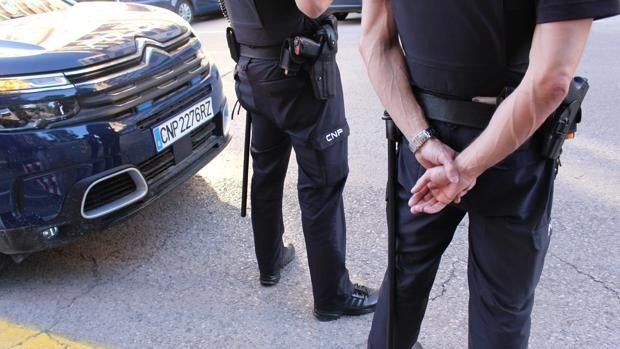 Detenido un joven por defraudar más de 60.000 euros tras usurpar la identidad de otras personas en Castellón