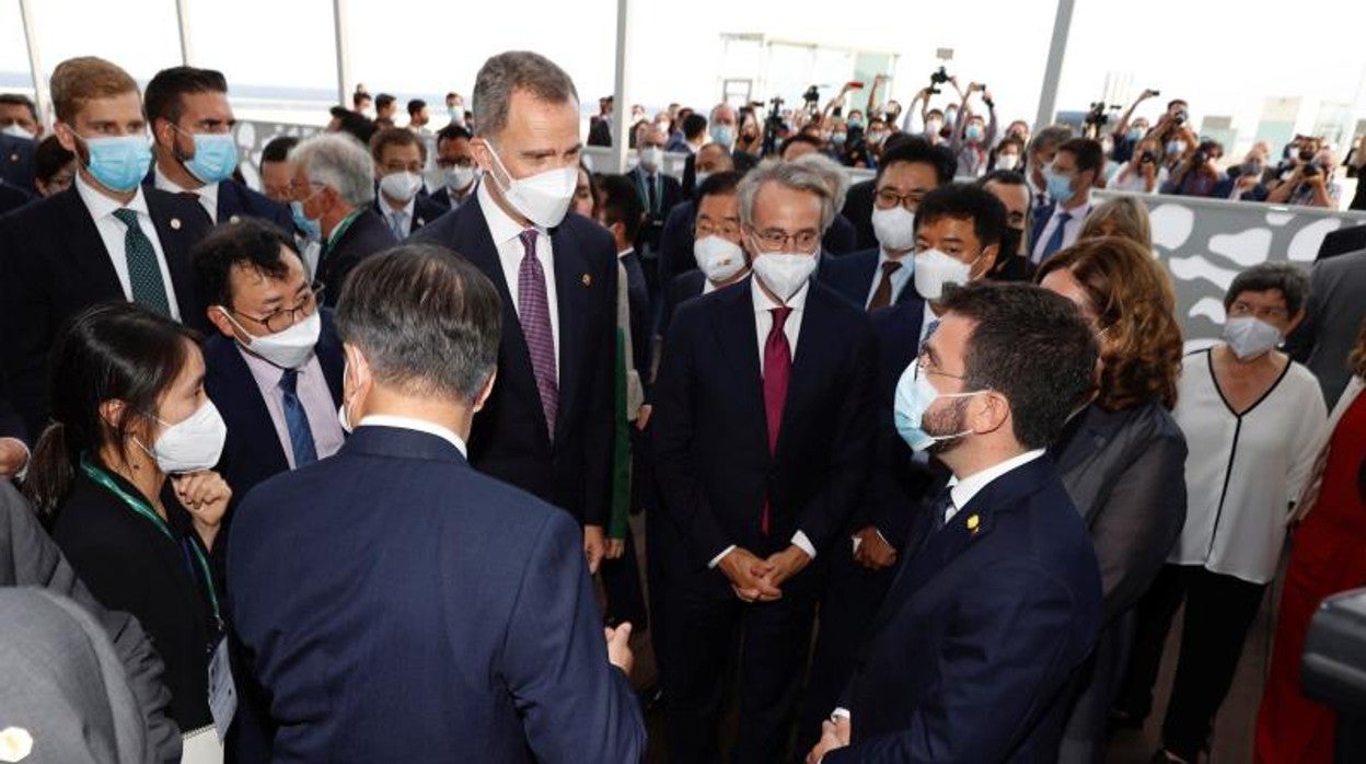 El Rey Felipe Vl, junto a otras personalidades, en la Reunión Anual del Círculo de Economía del año 2021