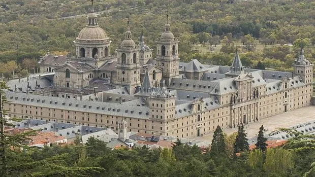 Polémica en el Monasterio de El Escorial: reclaman a Patrimonio Nacional la lista de obras que se trasladarán a Madrid