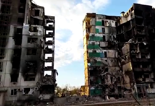 Imagen de un edificio bombardeado en Ucrania