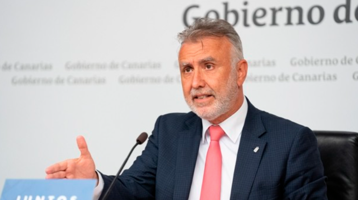 Ángel Víctor Torres en foto de archivo del Consejo de Gobierno