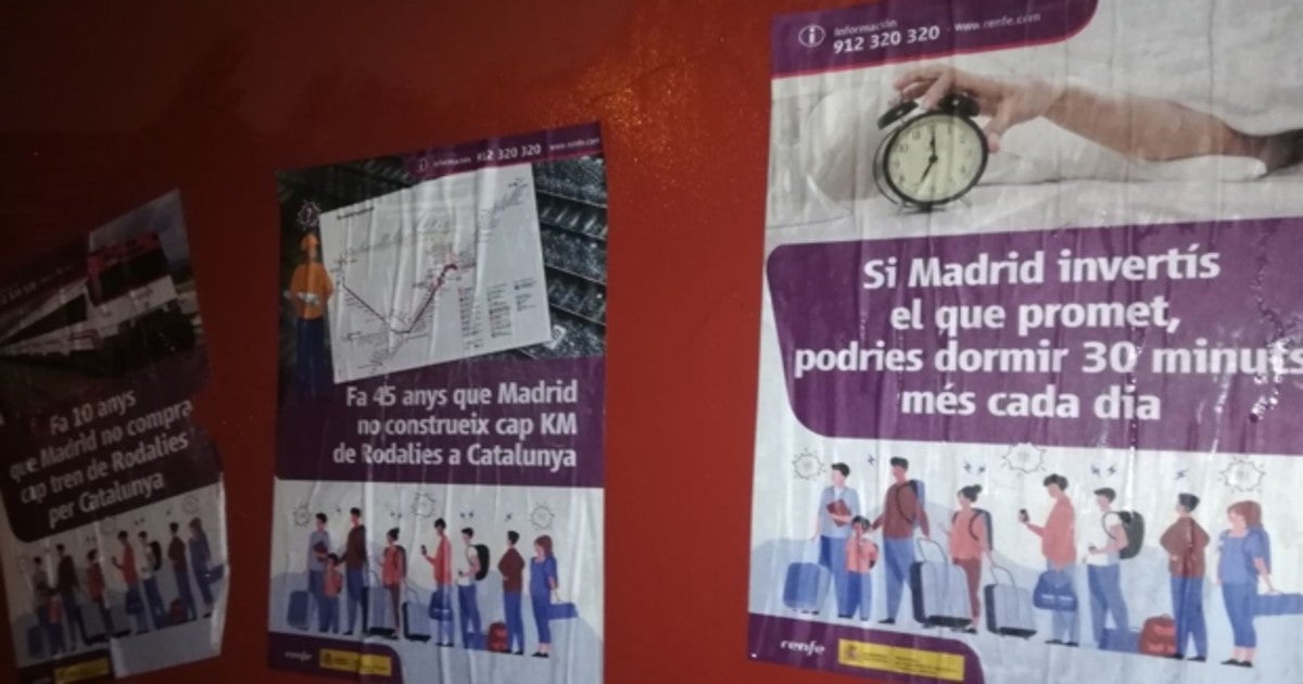 Carteles de la plataforma que convoca el impago masivo en Rodalies