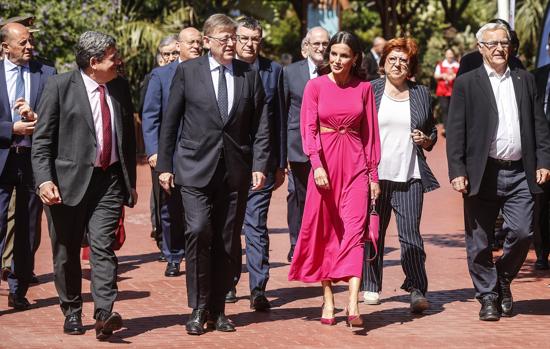 Imagen de la Reina Letizia junto a otras autoridades este martes en el acto celebrado en el Oceanogràfic de Valencia