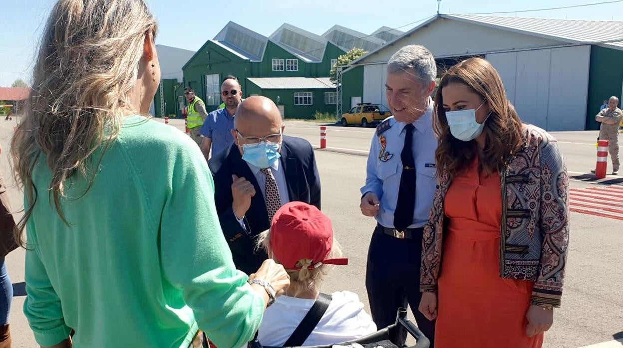 a delegada del Gobierno en Castilla y León, Virginia Barcones, participa en la V Jornada de Vuelo Adaptado para usuarios del CRE de San Andrés del Rabanedo (León)