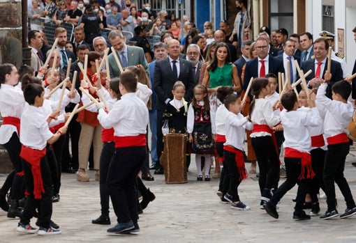 Felipe VI y Letizia visitan la comarca extremeña de Las Hurdes