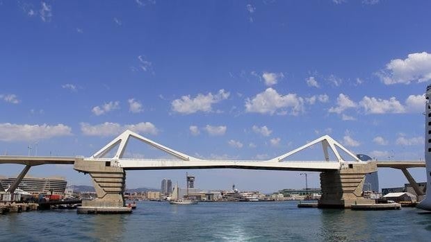 La Guardia Civil descarta la muerte violenta de la mujer hallada  en el Puerto de Barcelona