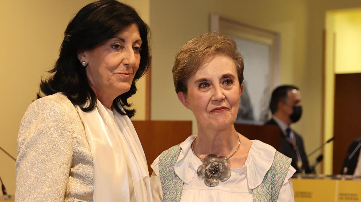 Toma de posesión de la nueva directora del CNI, Esperanza Casteleiro y la secretaria y subsecretaria de Estado, Amparo Valcarce García y Adoración Mateos, en sustitución de Paz Esteban en presencia de la ministra de Defensa, Margarita Robles