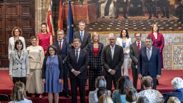 Ximo Puig presenta su nuevo Gobierno con Mónica Oltra al frente de la representación femenina