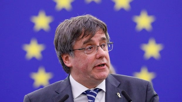 Peligran el sueldo y el derecho a voto de Puigdemont tras no verificar su acta el Parlamento Europeo