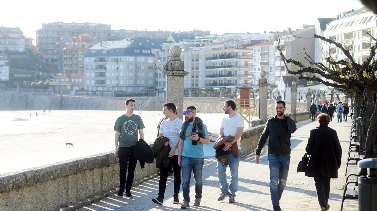 Sanxenxo, en la imagen, sigue siendo uno de los principales motores turísticos