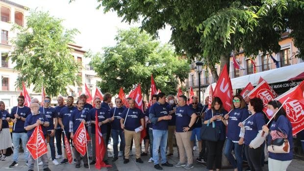 Concentración de UGT en Toledo para exigir un Pacto de Estado por la Industria