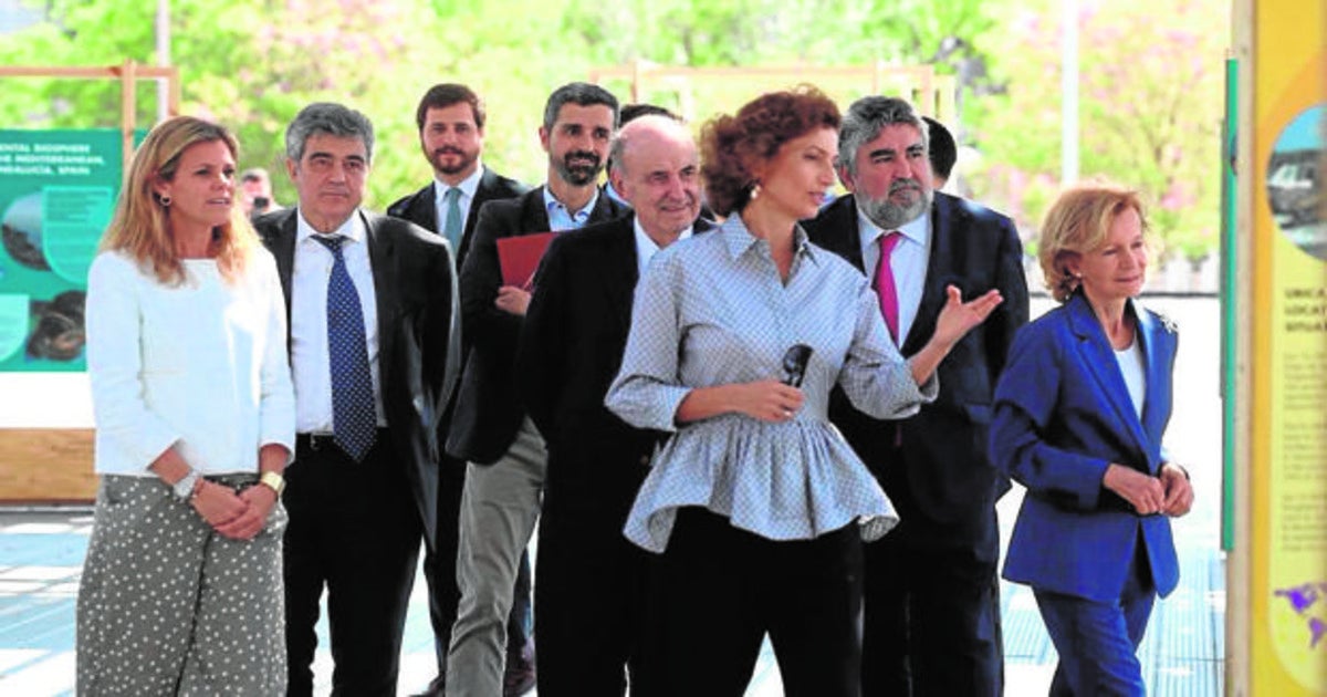 José Manuel Rodríguez Uribes, embajador de España ante la Unesco, y Audrey Azoulay, directora general de la Unesco, inauguraron este miércoles la exposición sobre las reservas de biosfera en el mundo