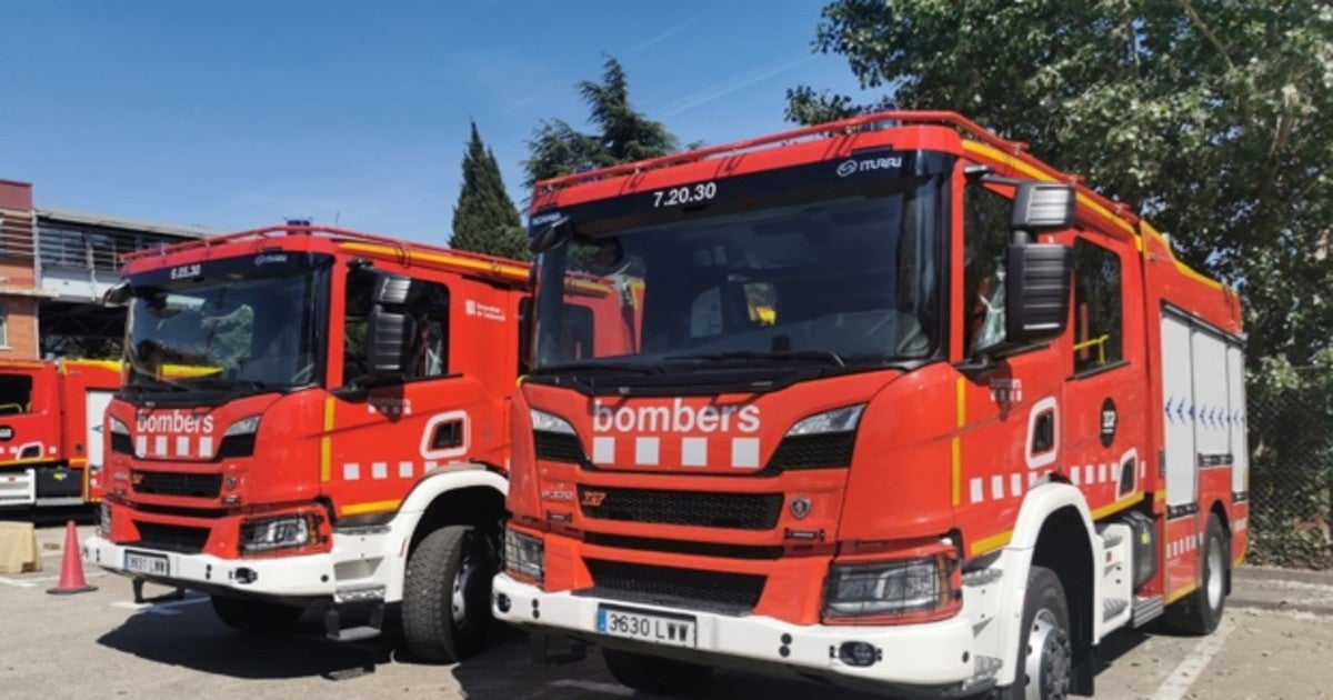 Dos camiones de bomberos