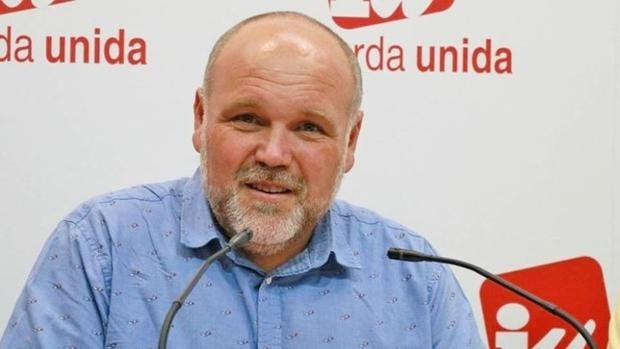 IU ve «irresponsable» que Page critique el modelo de residencias de Belarra