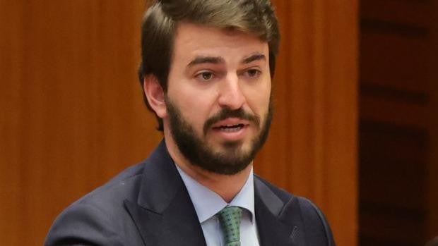 El vicepresidente de Castilla y León, 'asediado' por su forma de dirigirse a una socialista con discapacidad