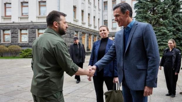 Sánchez, de perfil ante la candidatura de Ucrania a la UE