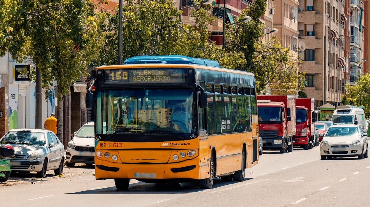 Imagen de un bus de la Línea 150 de la ATMV de Valencia