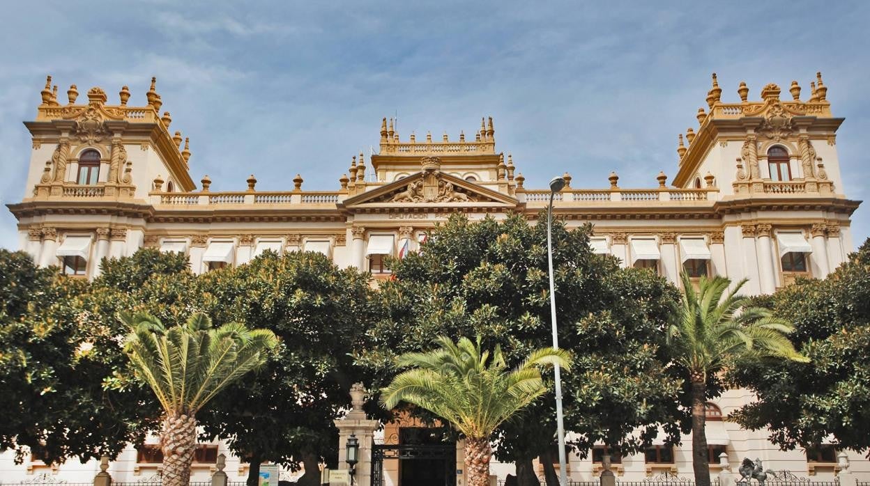 Fachada del Palacio Provincial de la Diputación de Alicante