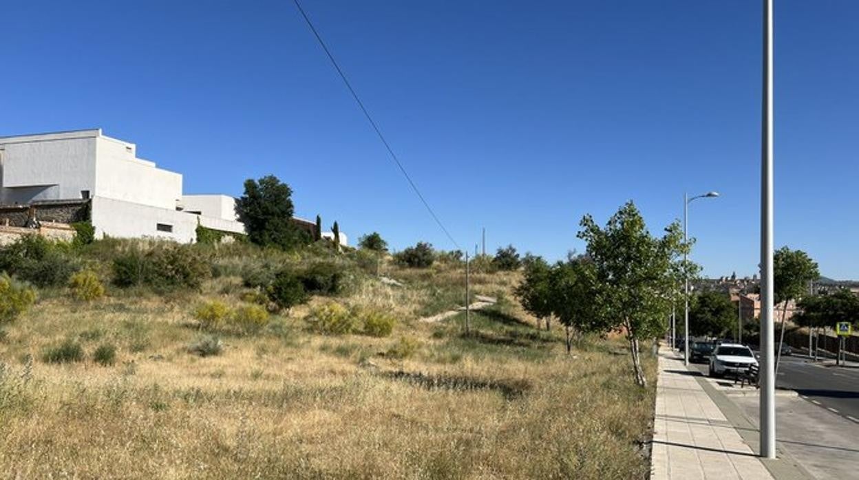 Parcela en la calle Dinamarca, en Toledo, donde se va a construir el edificio de Medina Legal