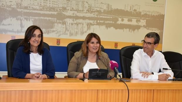 Talavera ha pagado este viernes a las 1.200 familias afectadas por los planes de empleo