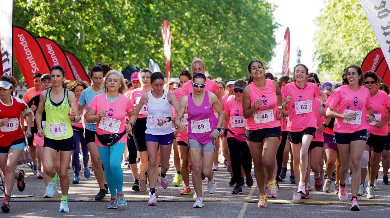 Corredoras en la salida de la prueba de la V Carrera de la Mujer