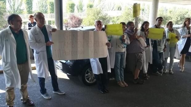 Minuto de silencio en todos los centros de la Gerencia de Talavera contra el ataque a 4 sanitarios