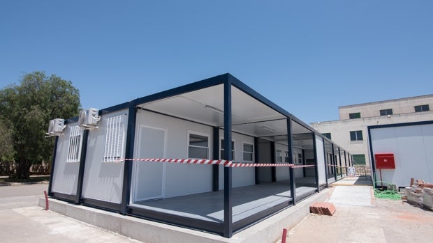 Baleares monta un campamento de barracones para inmigrantes ante una nueva ola de pateras