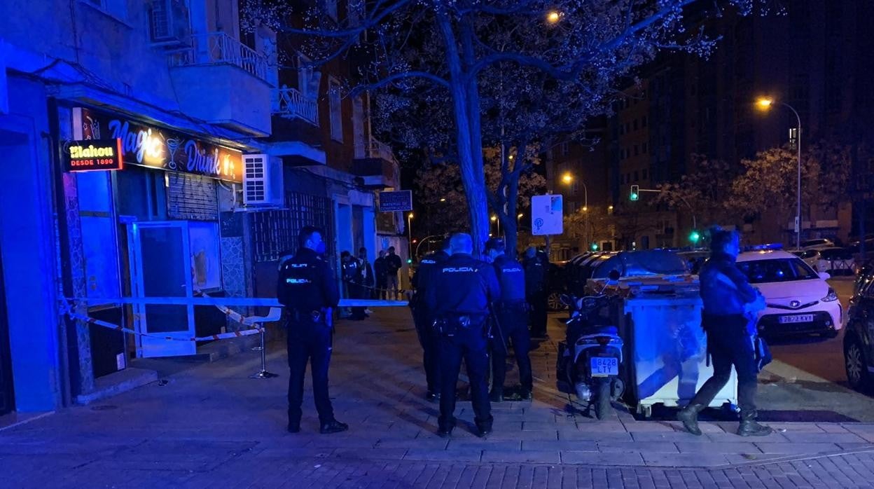 La Policía, la madrugada del 25 de abril, en la agresión de Marqués de Viana