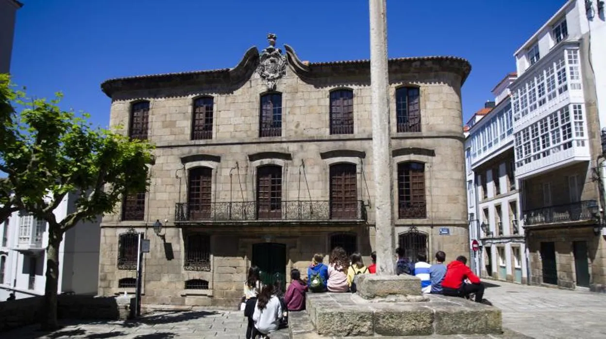 La Casa Cornide, propiedad de los Franco, en la ciudad vieja coruñesa