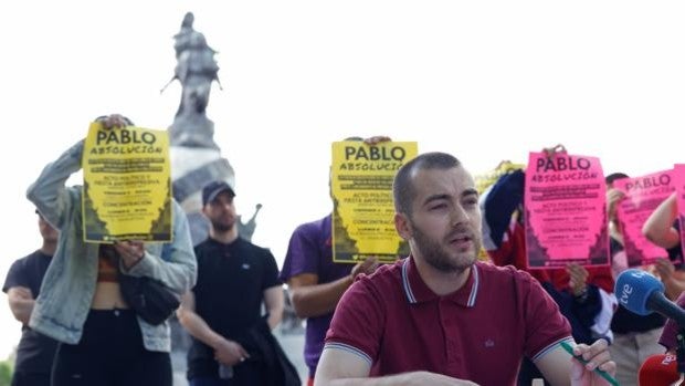 Se enfrenta a 5 años de cárcel por pintar «españolismo es fascismo» en la estatua de Colón en Valladolid