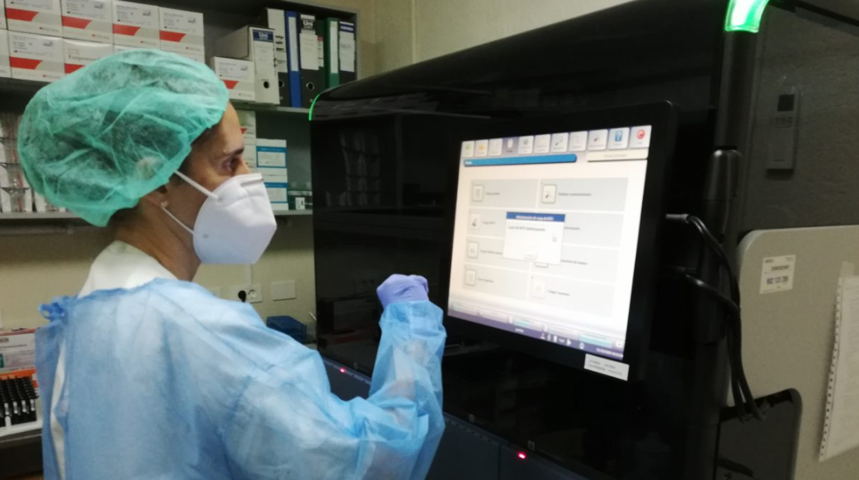 Nuevo robot para PCR del HUC, Tenerife