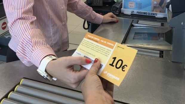 Consum dona 150.000 euros a Cáritas para ayudar a los refugiados de Ucrania y otros migrantes acogidos