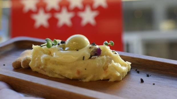 Del gofre de bravas al buñuelo de cocido: 50 recetas 'made in Madrid' para vender la región en Londres
