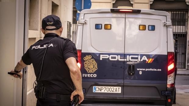 Detienen a un hombre por la muerte a martillazos de otro en Orihuela por una deuda de 50 euros