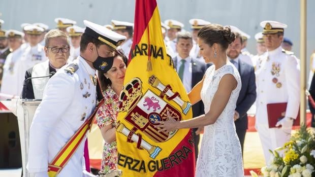 La Reina destaca el compromiso «sereno y audaz» de la Fuerza de Guerra Naval Especial