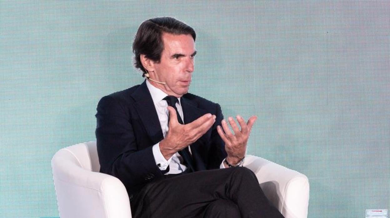 El expresidente del Gobierno de España, José María Aznar, durante la segunda jornada del III Foro Económico Internacional Expansión, en el Parador de Alcalá de Henares