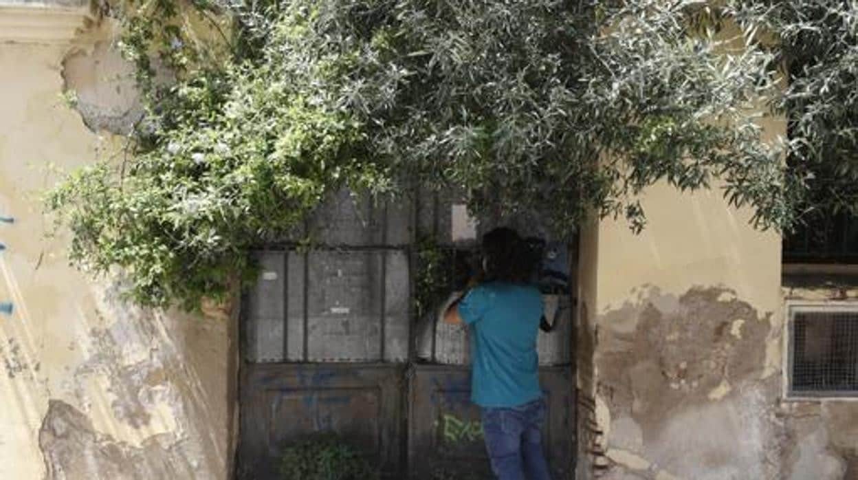 Imagen de la casa abandonada en la que se produjeron los hechos en Burjassot (Valencia)