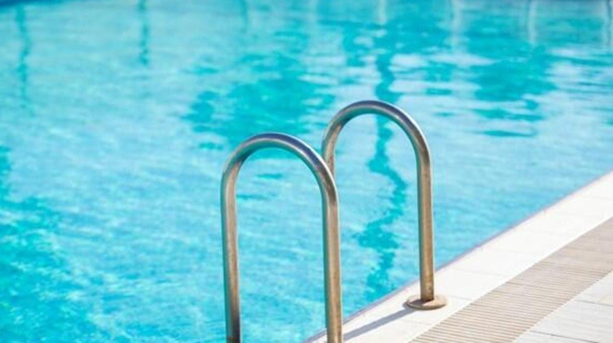 La piscina está en un domicilio de la calle Pozo