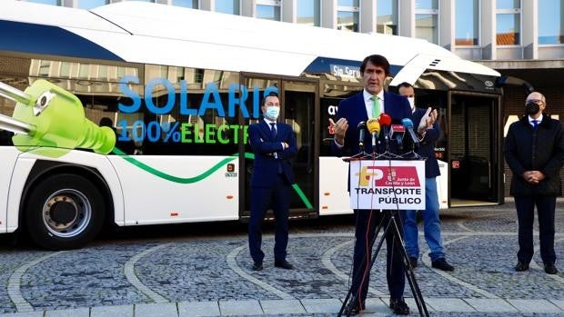 Los usuarios del transporte metropolitano ya pueden acceder al descuento ‘anticrisis’ del 15%
