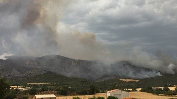 Cataluña, en alerta por tres grandes incendios que ya han arrasado más de 1.500 hectáreas