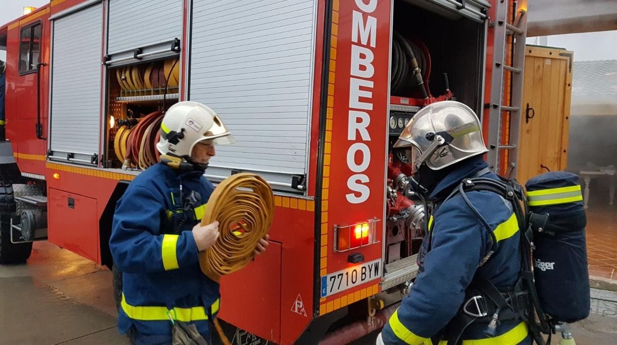 Imagen de archivo de unos bomberos en Castilla y León