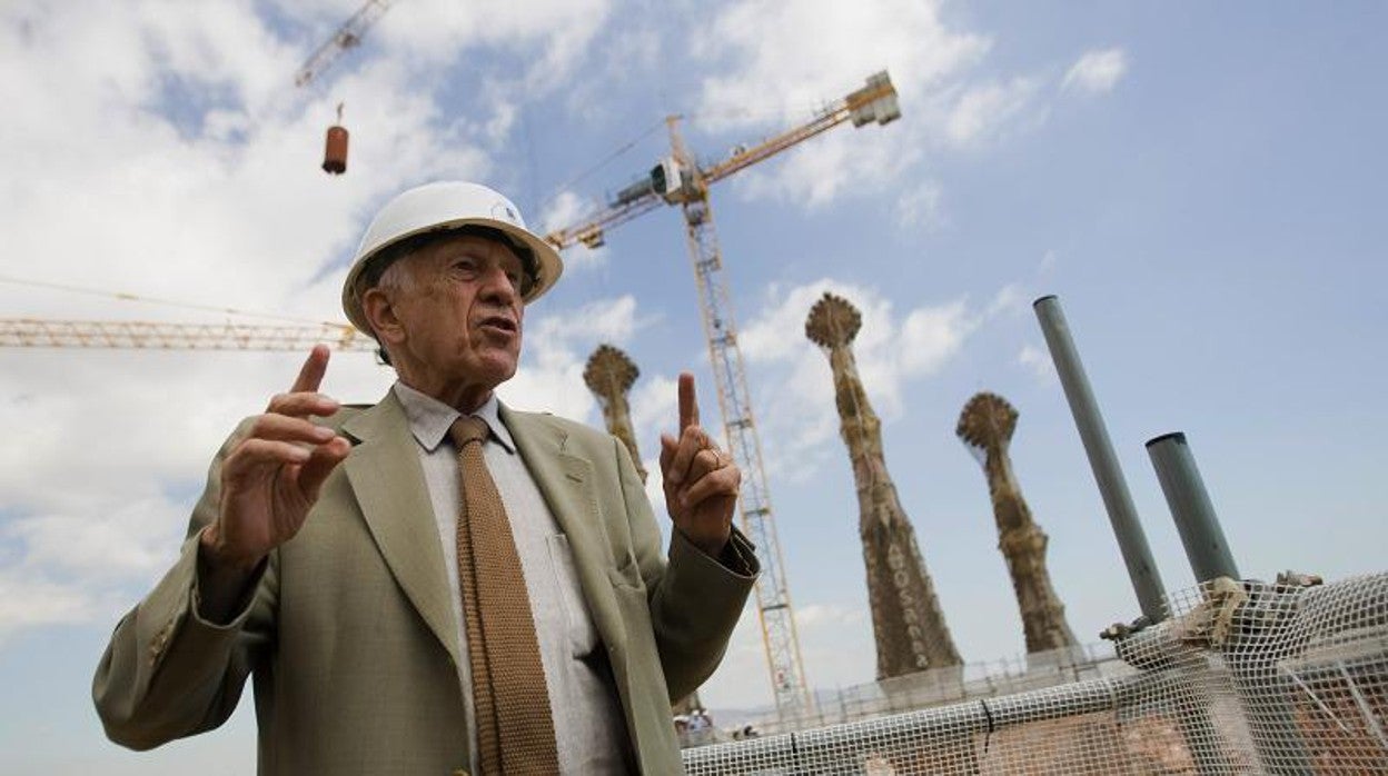 Bonet, durante una visita de obras al templo hace unos años